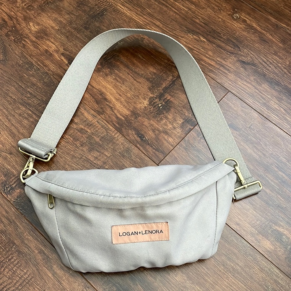 VGUC Gray Canvelle (formerly Logan & Lenora) Fanny Pack